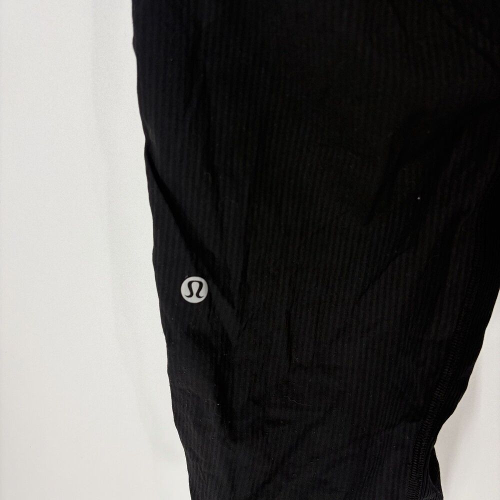 Lululemon Dance Studio Pants Size 8 Womens Black Mid Rise Yoga Capri Pull On - Picture 6 of 7